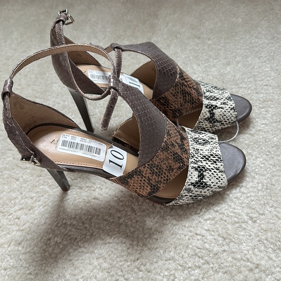 Antonio Melani Heels Size 10 - Picture 2 of 6